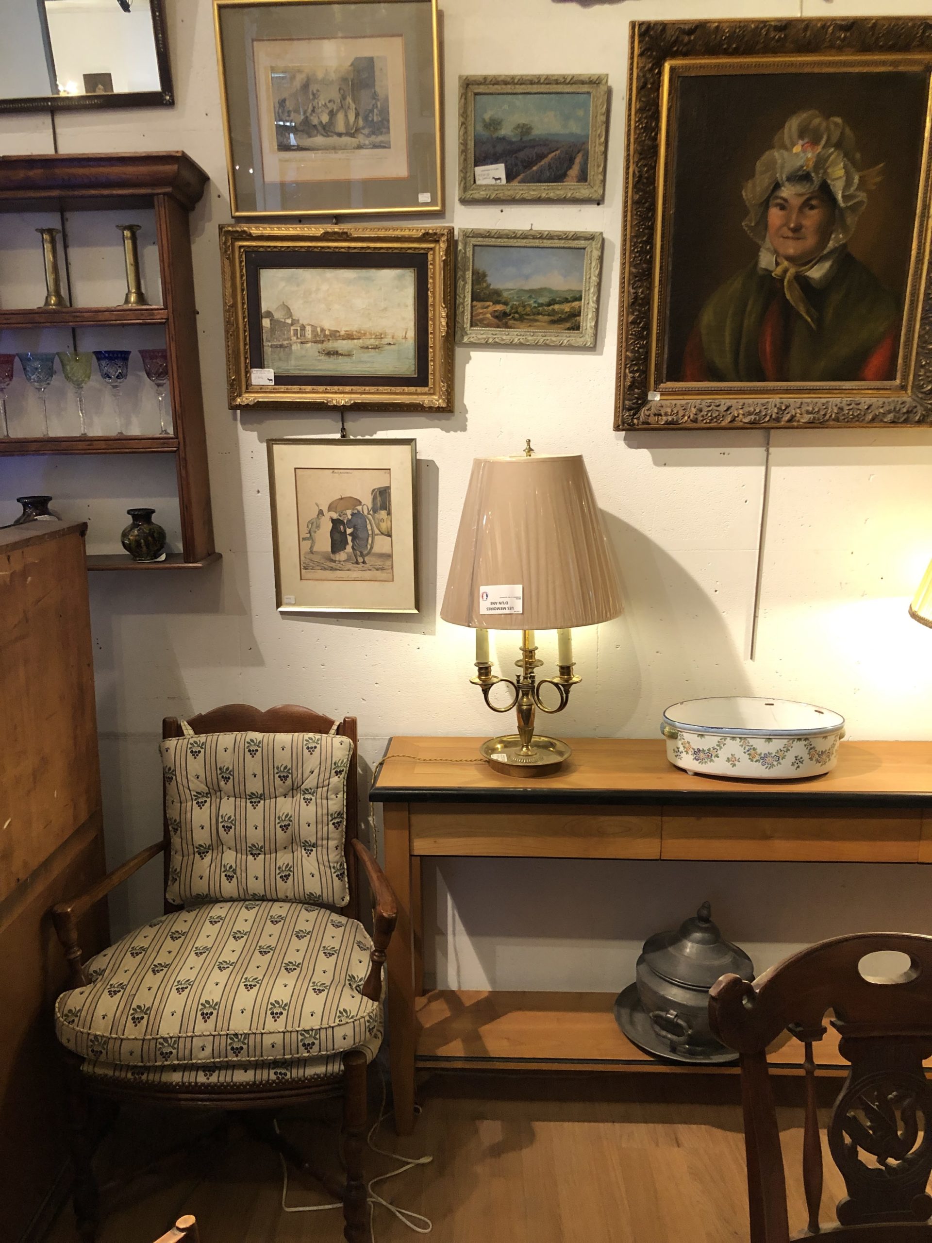 memoires-d-un-ane-isles-sur-la-sorgue-antiquites-provence-antiquaires-achat-vente-depot-expertise-livraison-brocante-meuble-chaise-pieces-antiquity-lumiere (9)